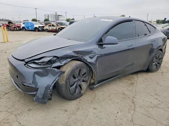 2025 Tesla Model Y Long Range