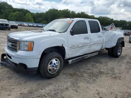 2011 GMC Sierra 3500HD DRW Denali