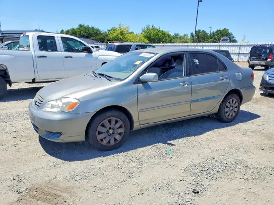 2004 Toyota Corolla LE