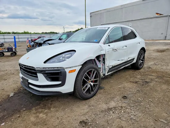2022 Porsche Macan S