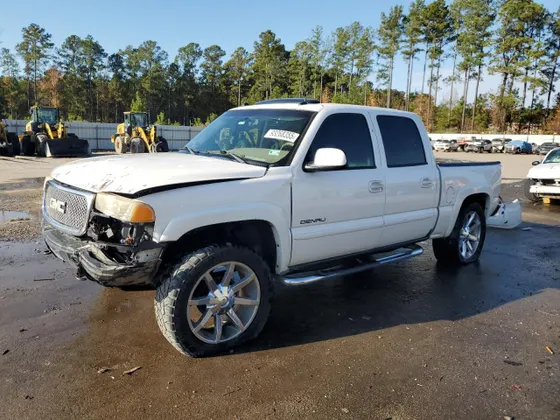 2005 GMC Sierra Denali K1500 DENALI