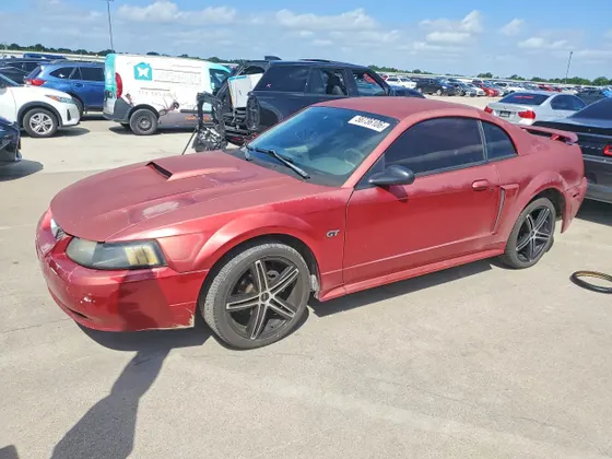 2003 Ford Mustang GT Deluxe