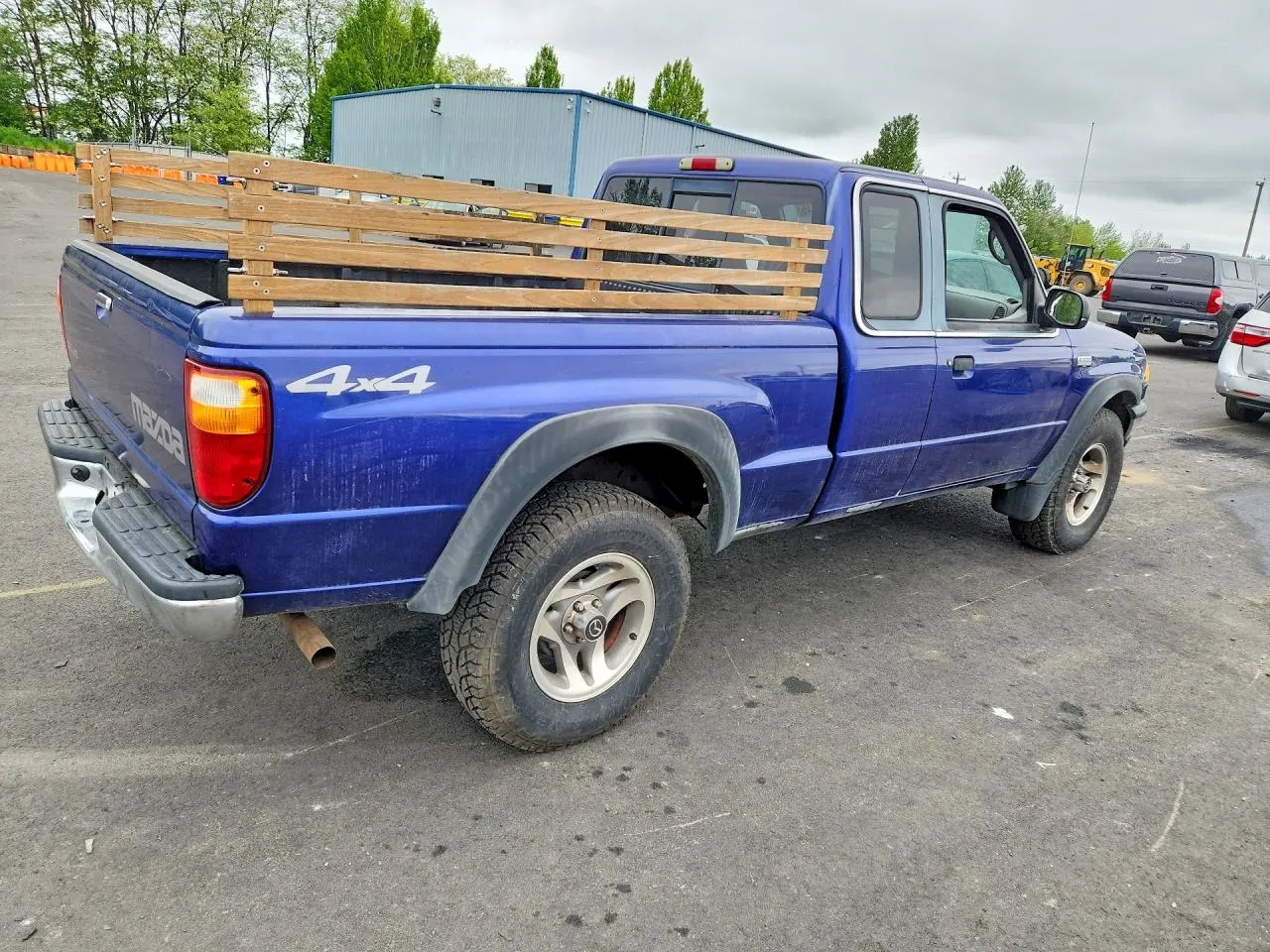 2001 Mazda B-Series 4WD Truck SE