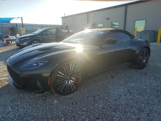 2022 Aston Martin DBS SUPERLEGGERA VOLANTE
