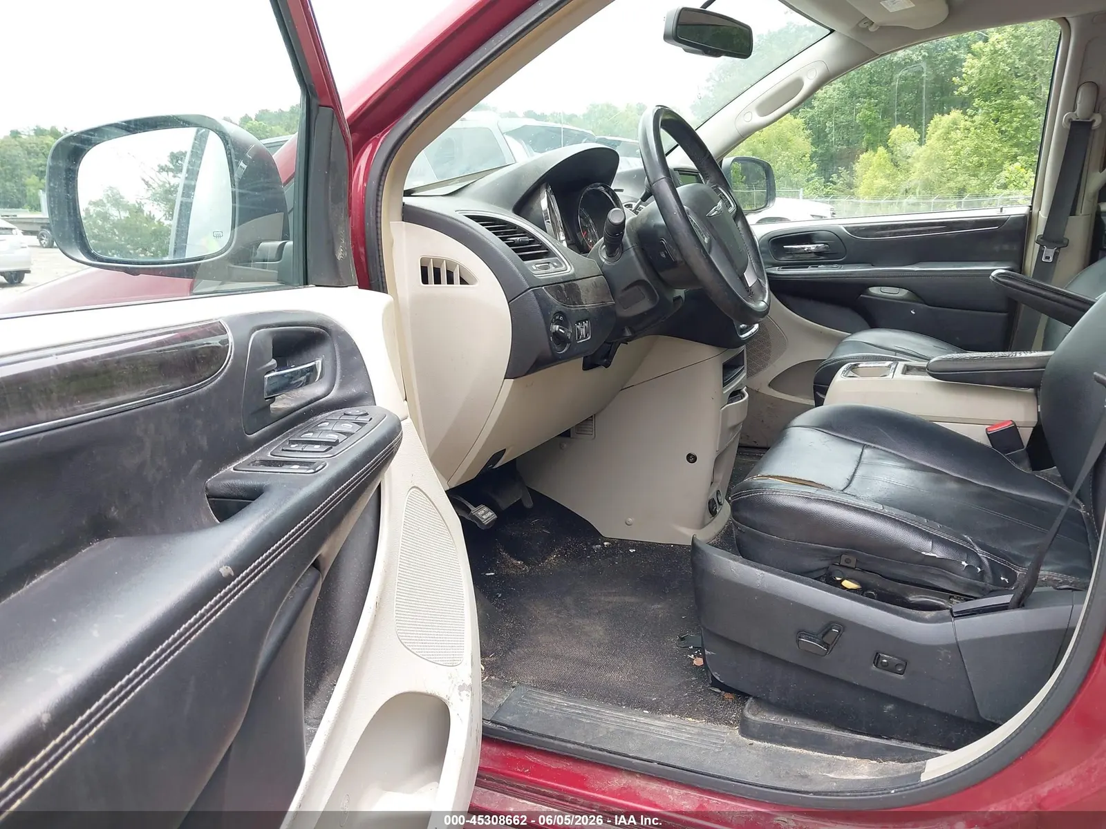 2013 Chrysler Town & Country Touring