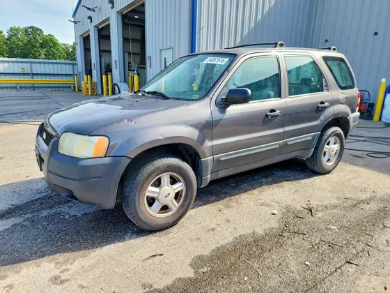 2003 Ford Escape XLS Popular