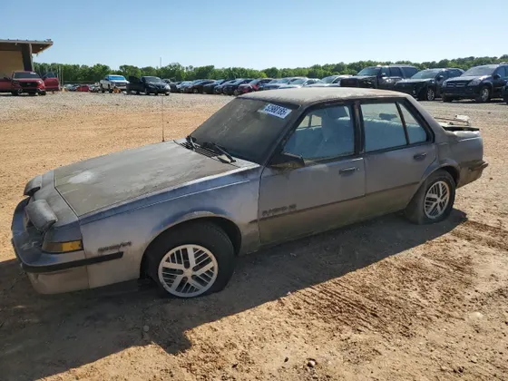 1988 Pontiac Sunbird SE