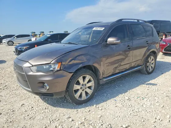 2011 Mitsubishi Outlander SE