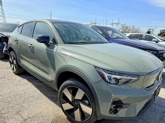 2024 Volvo C40 Recharge Pure Electric Plus