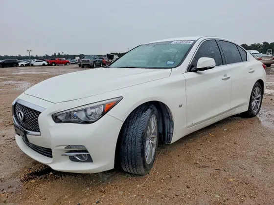 2015 INFINITI Q50 Premium