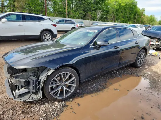 2018 Volvo S90 Momentum