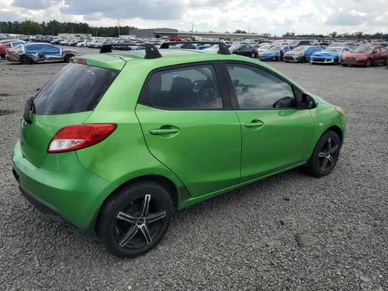 2013 Mazda Mazda2 Sport