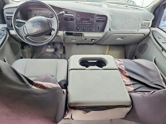 2006 Ford Super Duty F-350 DRW XL