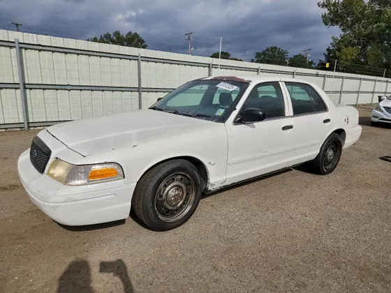 2004 Ford Police Interceptor Base w/3.27 Axle