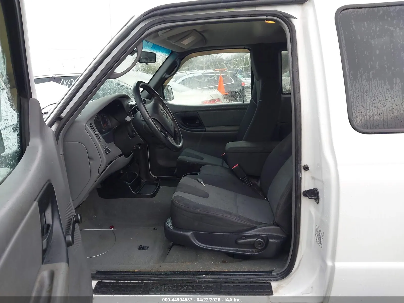 2004 Mazda B-Series 4WD Truck SE