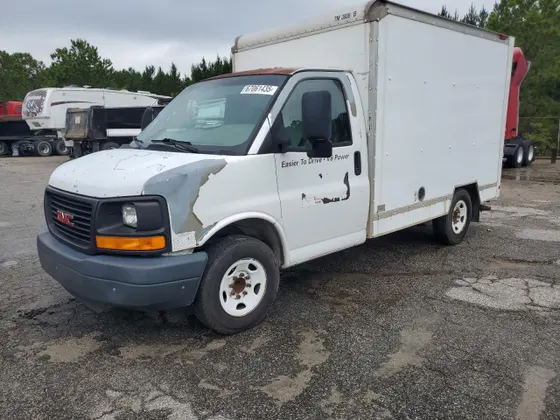 2008 GMC Savana Cutaway 9E9 SRW