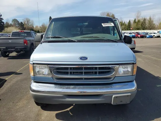 1998 Ford Club Wagon XL
