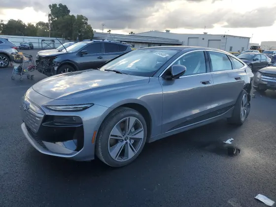 2025 Audi A6 e-tron PREMIUM 55