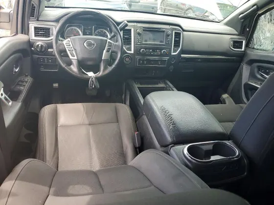 2018 Nissan Titan SL