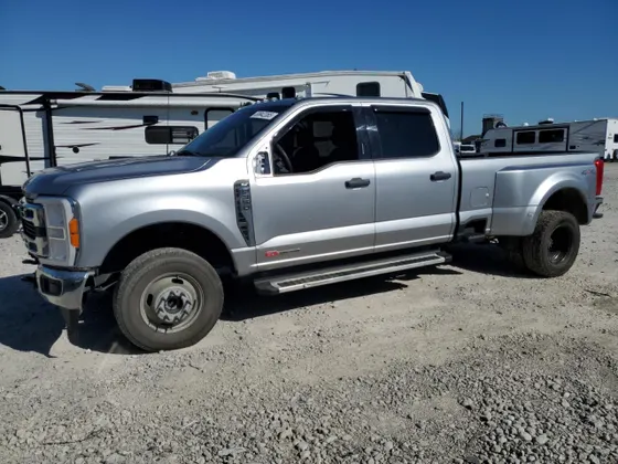 2023 Ford Super Duty F-350 DRW XL
