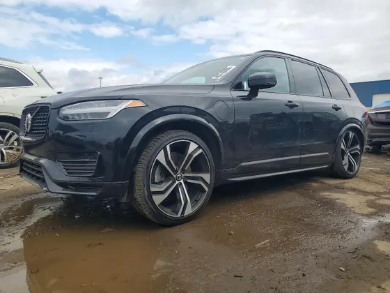 2022 Volvo XC90 Recharge Plug-In Hybrid R-Design