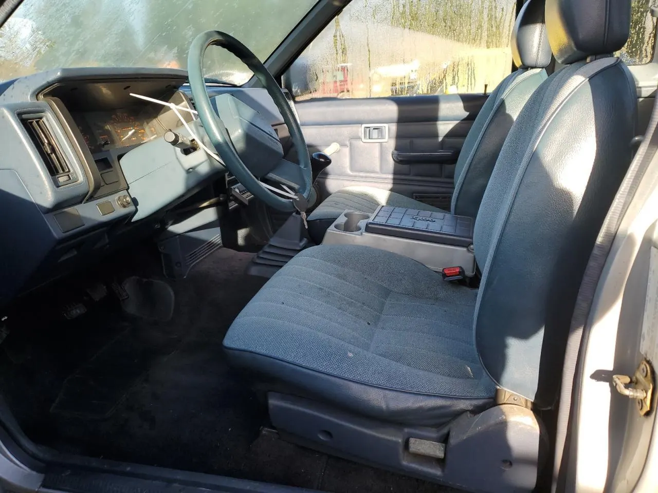 1989 Nissan Hardbody King Cab 2WD KING CAB