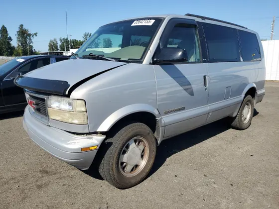 1999 GMC Safari Passenger XT