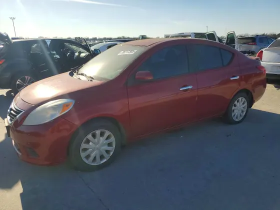 2013 Nissan Versa SL