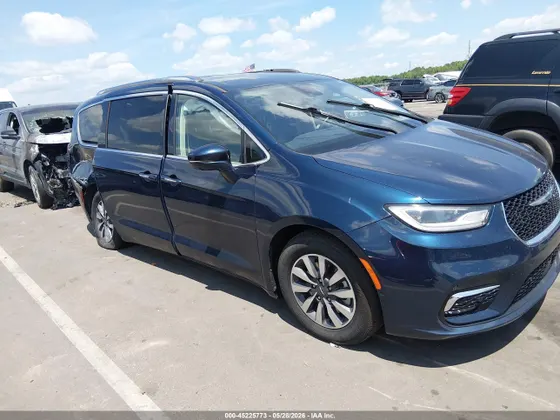 2021 Chrysler Pacifica Hybrid Touring L