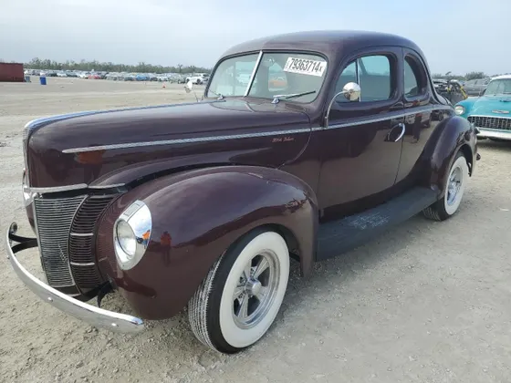 1940 Ford CUSTOM DELUXE