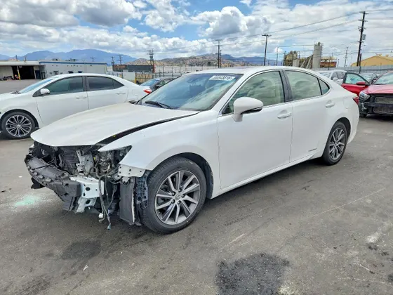 2017 Lexus ES ES 300h