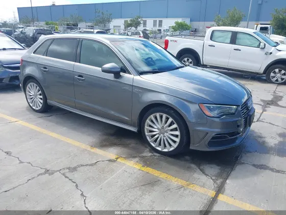 2016 Audi A3 e-tron Premium Plus