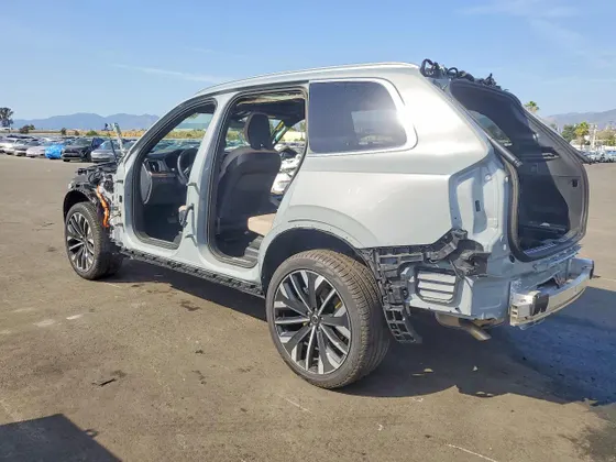 2026 Volvo XC90 Plug-In Hybrid Plus