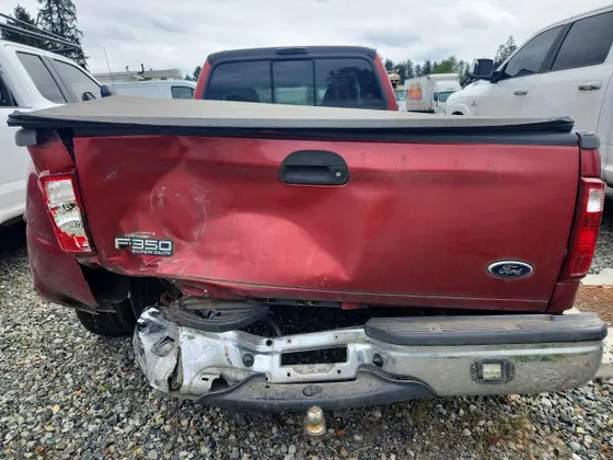 2001 Ford Super Duty F-350 DRW XL