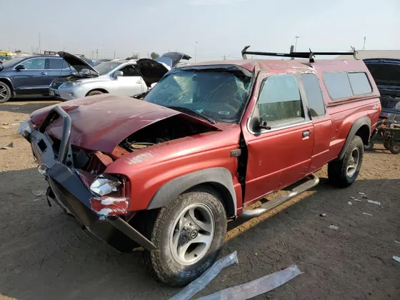 2001 Mazda B-Series 4WD Truck SE