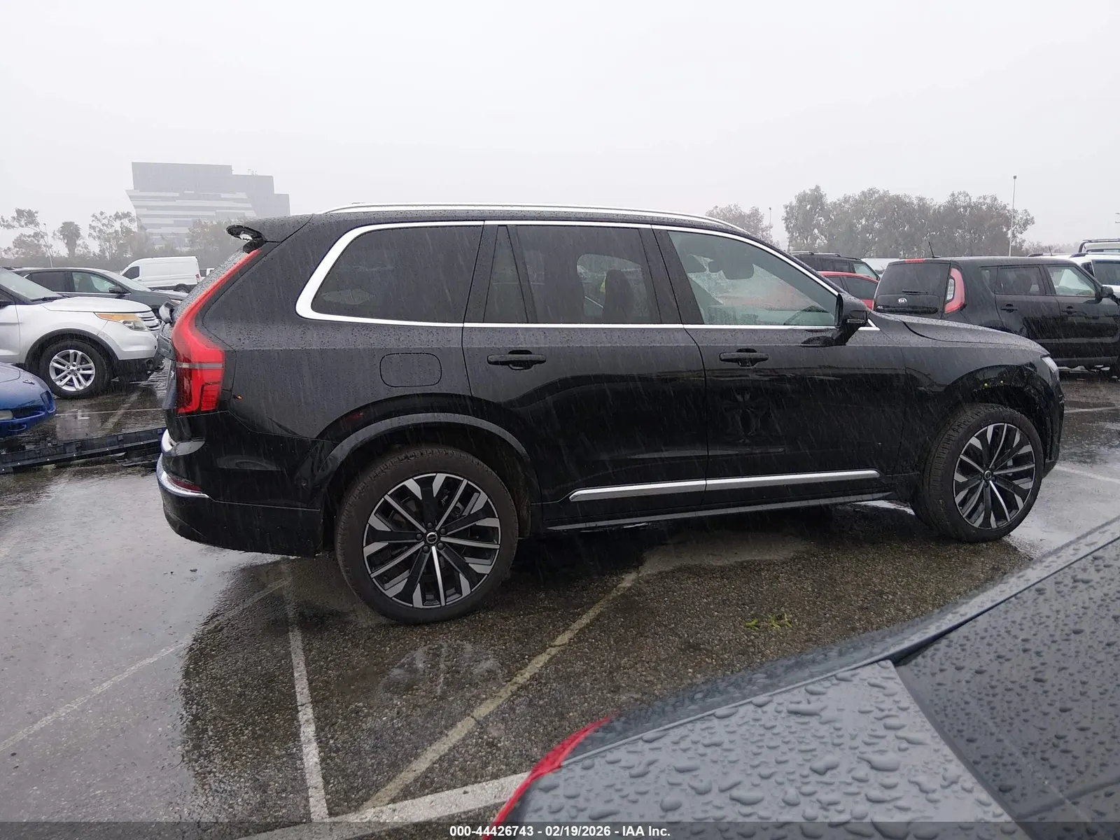 2025 Volvo XC90 Plug-In Hybrid Plus