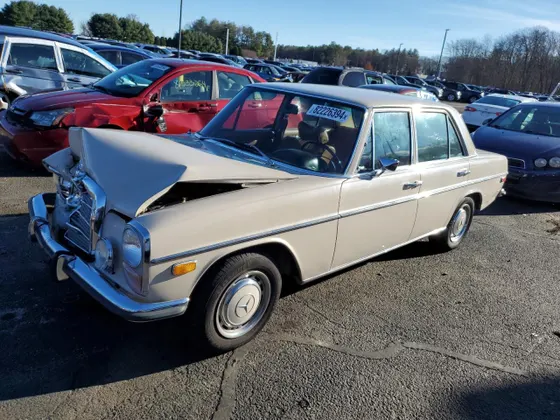 1972 Mercedes-Benz 220 220D