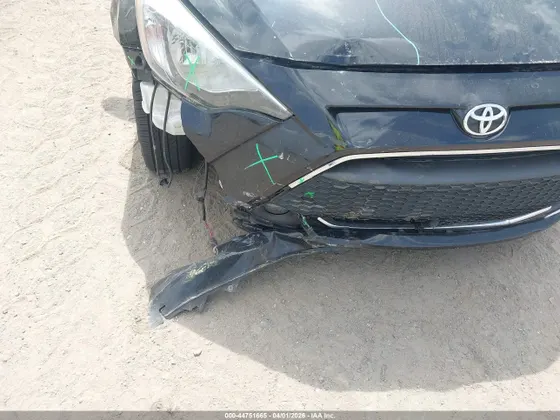 2020 Toyota Yaris Hatchback LE