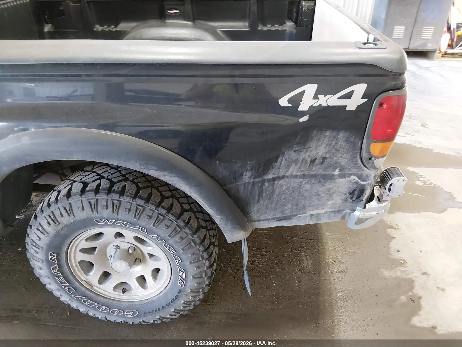 1998 Mazda B-Series 4WD Truck SE