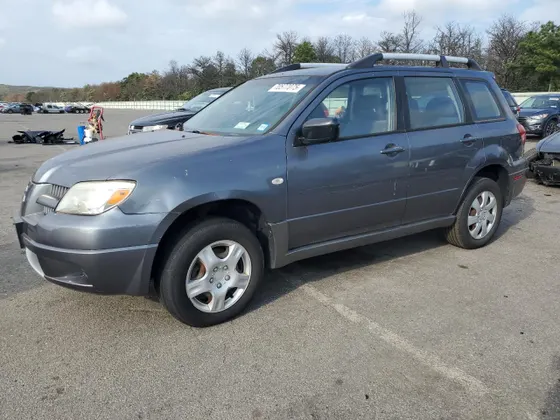 2005 Mitsubishi Outlander LS