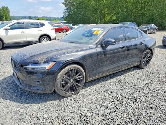 2024 Volvo S60 Plus Black Edition