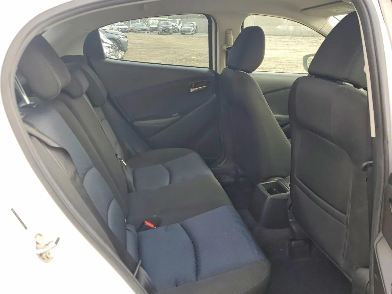2020 Toyota Yaris Hatchback LE