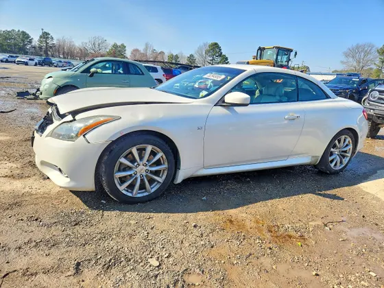 2015 INFINITI Q60 Convertible