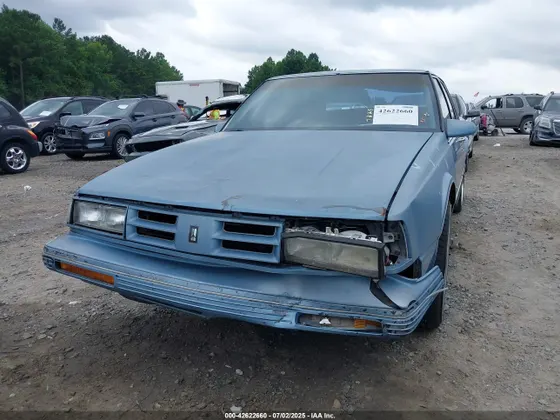 1989 Oldsmobile Delta 88 ROYALE