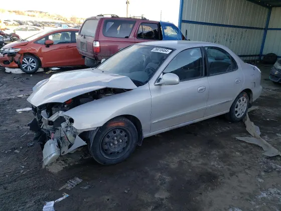 2000 Hyundai Elantra GLS