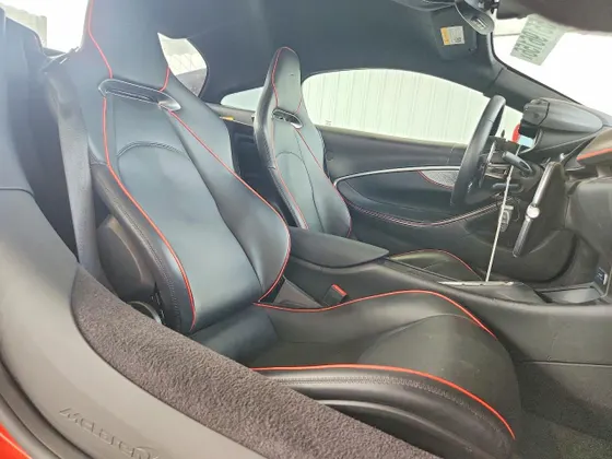 2023 McLaren Artura