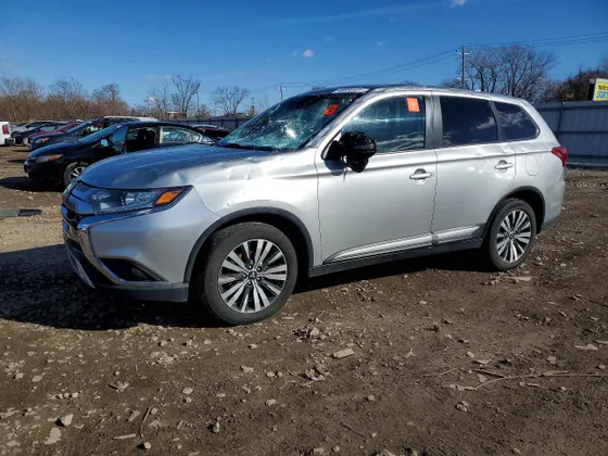 2019 Mitsubishi Outlander ES