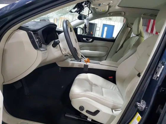 2025 Volvo XC60 Plug-In Hybrid Plus