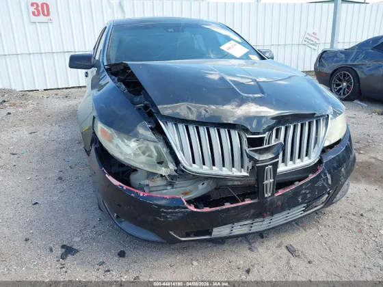 2010 Lincoln MKS