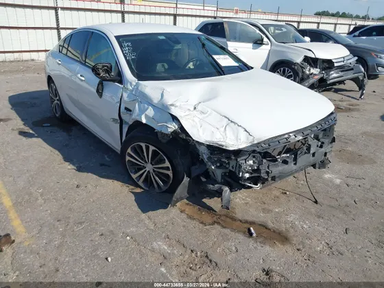 2018 Buick Regal Sportback Essence